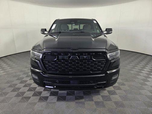 Diamond Black Crystal Pearlcoat 2026 RAM 1500 Big Horn/Lone Star