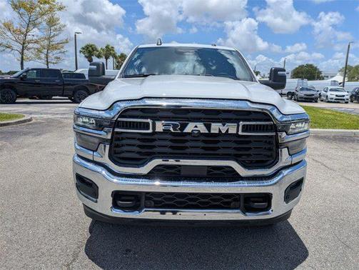 2025 RAM 2500 Tradesman Crew Cab 4x4 6'4' Box