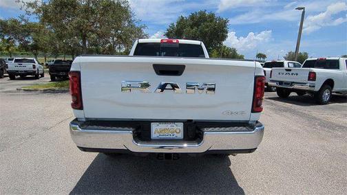 2025 RAM 2500 Tradesman Crew Cab 4x4 6'4' Box