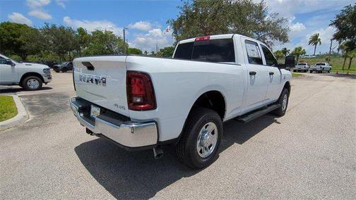 2025 RAM 2500 Tradesman Crew Cab 4x4 6'4' Box
