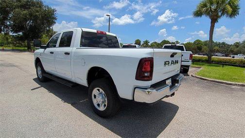 2025 RAM 2500 Tradesman Crew Cab 4x4 6'4' Box