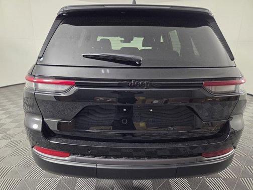 2026 Jeep Grand Cherokee Altitude