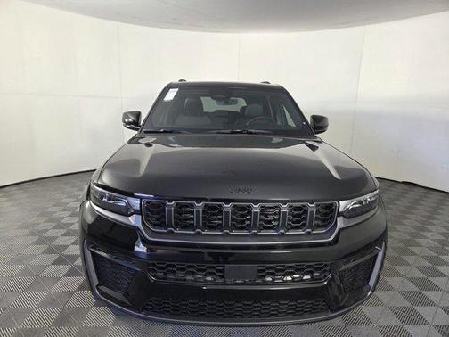 2026 Jeep Grand Cherokee Altitude