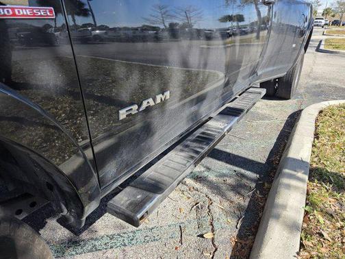 2021 RAM 3500 Laramie Crew Cab 4x4 8' Box