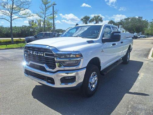 2025 RAM 2500 Tradesman Crew Cab 4x4 8' Box