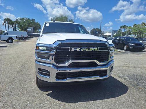 2025 RAM 2500 Tradesman Crew Cab 4x4 8' Box