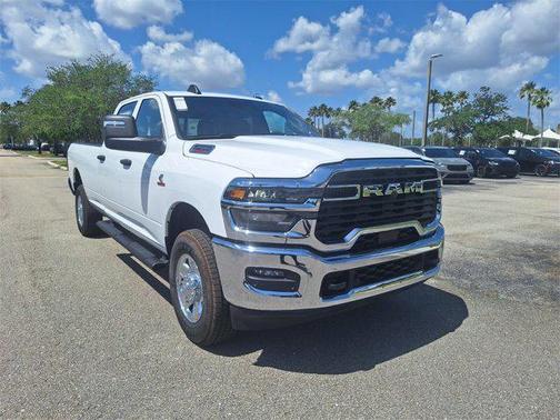2025 RAM 2500 Tradesman Crew Cab 4x4 8' Box