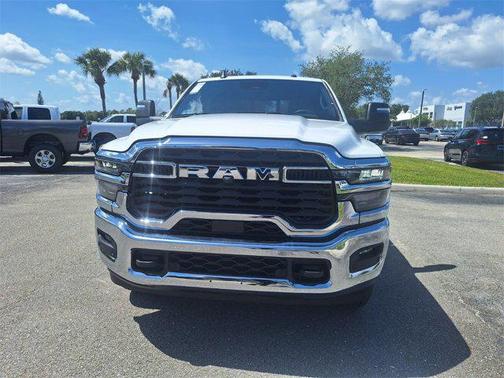 2025 RAM 2500 Tradesman Crew Cab 4x4 8' Box