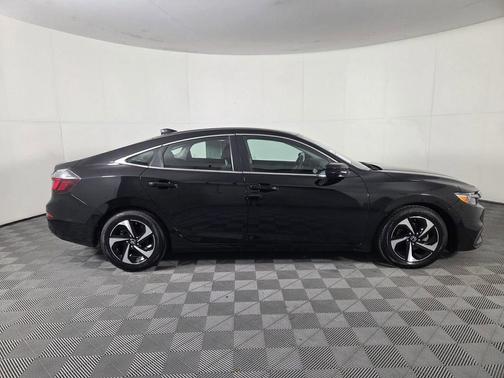 Crystal Black Pearl 2022 Honda Insight EX