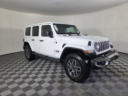 2026 Jeep Wrangler 4-Door Sahara 4x4