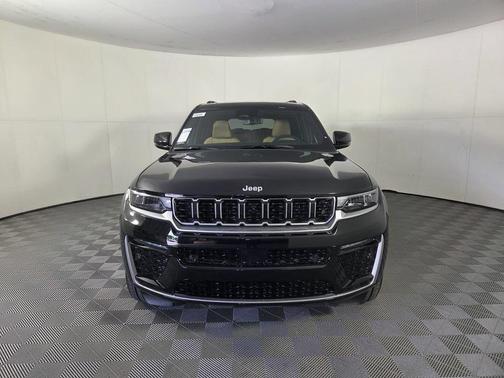 Diamond Black Crystal Pearlcoat 2026 Jeep Grand Cherokee L Summit