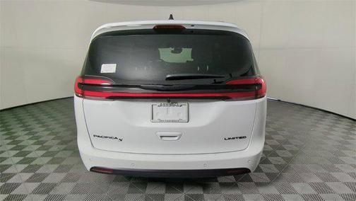 2026 Chrysler Pacifica Limited