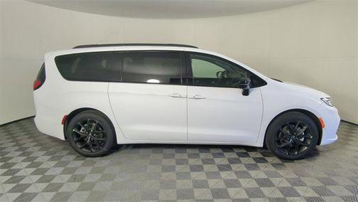 2026 Chrysler Pacifica L