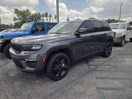 Baltic Gray Metallic Clearcoat 2024 Jeep Grand Cherokee Limited