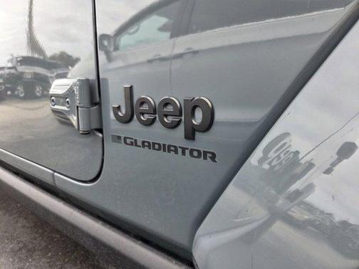 2025 Jeep Gladiator Willys