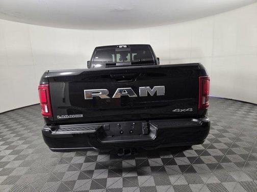 2026 RAM 3500 Laramie Crew Cab 4x4 8' Box