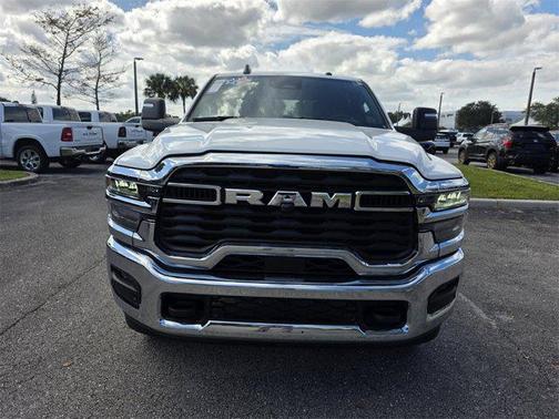 2025 RAM 2500 Tradesman Crew Cab 4x4 8' Box