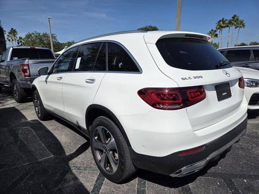 White 2022 Mercedes-Benz GLC 300 4MATIC