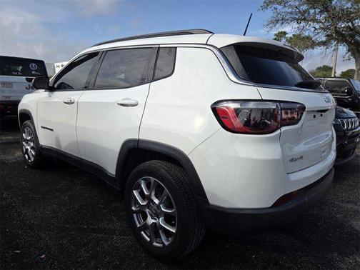 2022 Jeep Compass Latitude Lux