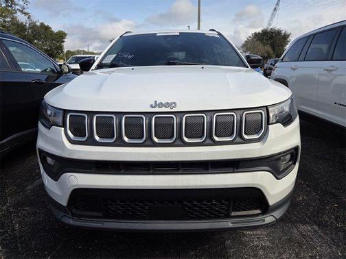 2022 Jeep Compass Latitude Lux