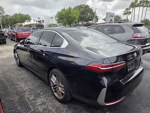 Black Sapphire Metallic 2025 BMW 530 530i