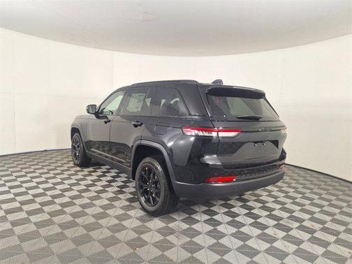 2025 Jeep Grand Cherokee Altitude