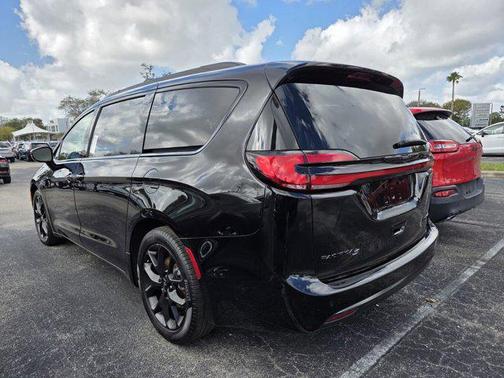 2025 Chrysler Pacifica Limited