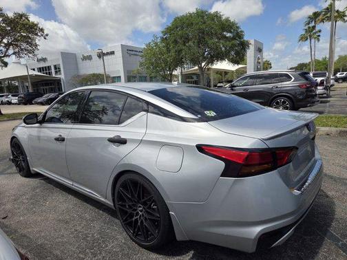 Brilliant Silver Metallic 2019 Nissan Altima 2.5 Platinum