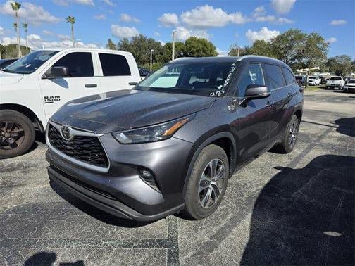 2024 Toyota Highlander XLE