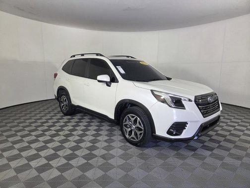 Crystal White Pearl 2024 Subaru Forester Premium