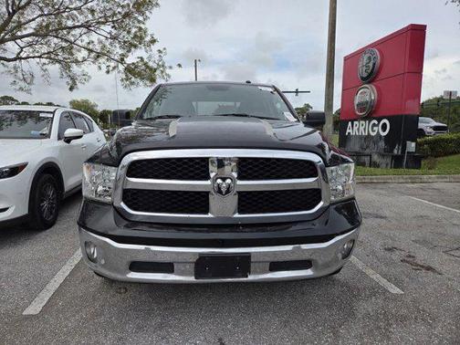 Diamond Black Crystal Pearlcoat 2021 RAM 1500 Tradesman