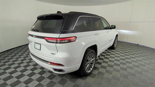 2025 Jeep Grand Cherokee Summit
