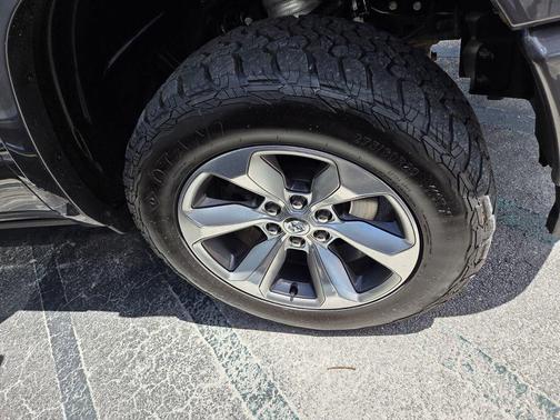 Granite Crystal Metallic Clearcoat 2021 RAM 1500 Limited