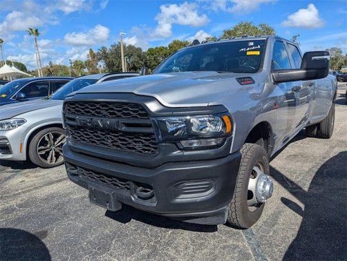 2024 RAM 3500 Tradesman Crew Cab 4x4 8' Box