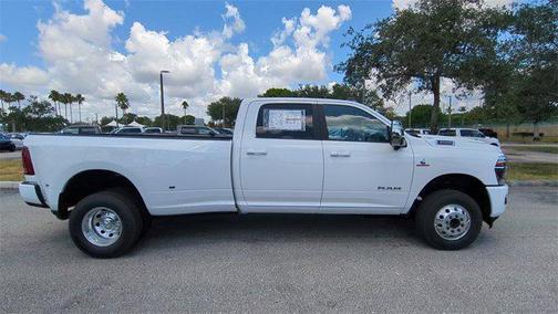 2025 RAM 3500 Laramie Crew Cab 4x4 8' Box