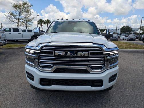 2025 RAM 3500 Laramie Crew Cab 4x4 8' Box