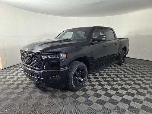 Diamond Black Crystal Pearlcoat 2026 RAM 1500 Express