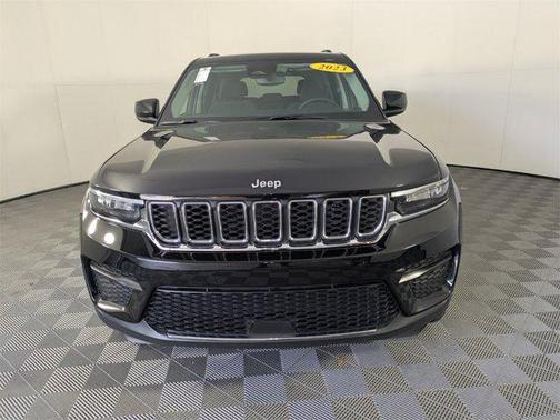 2023 Jeep Grand Cherokee Laredo