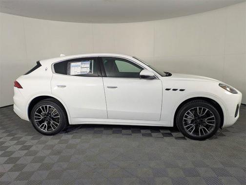 2025 Maserati Grecale AWD