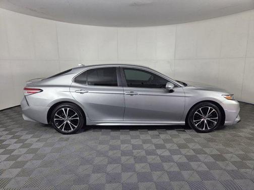 Celestial Silver Metallic 2020 Toyota Camry SE