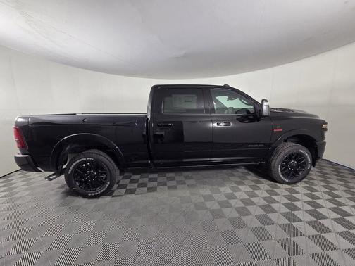Diamond Black Crystal Pearlcoat 2026 RAM 2500 Limited Crew Cab 4x4 6'4' Box