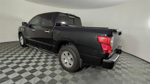 2017 Nissan Titan SV