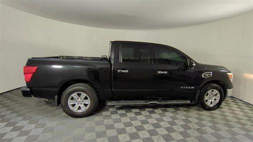 2017 Nissan Titan SV