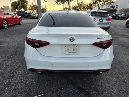 2019 Alfa Romeo Giulia Base