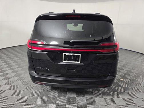 2026 Chrysler Pacifica L