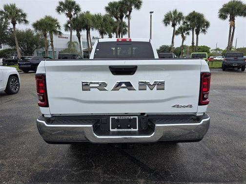 2025 RAM 2500 Tradesman Crew Cab 4x4 8' Box