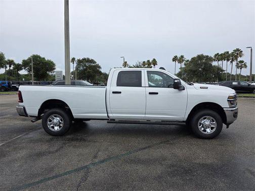 2025 RAM 2500 Tradesman Crew Cab 4x4 8' Box