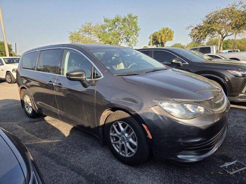 2017 Chrysler Pacifica LX