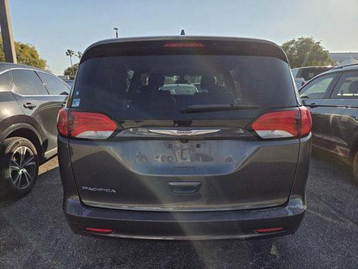 2017 Chrysler Pacifica LX