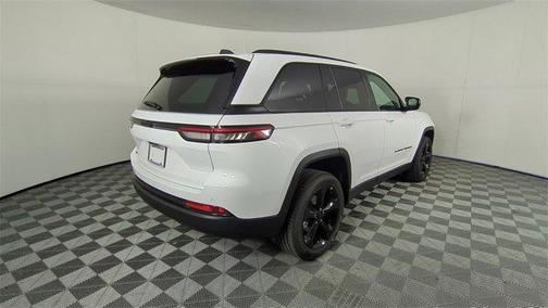 2025 Jeep Grand Cherokee Altitude